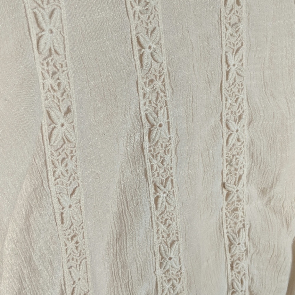 Blouse - Picture 2 of 3